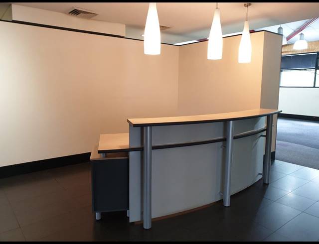 539M² BUILDING TO LET IN TOWN BUSH VALLEY